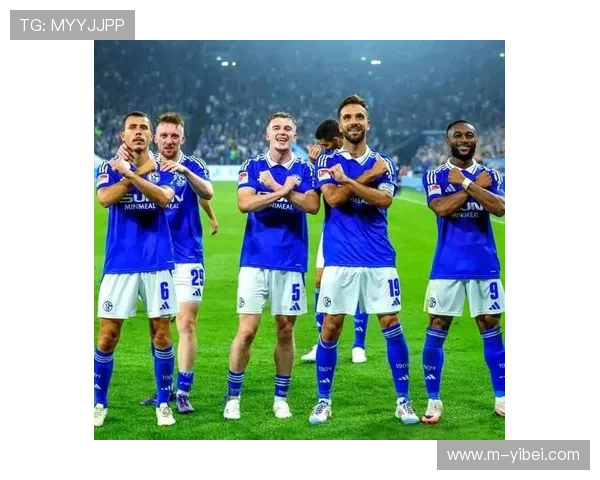 德乙沙尔克04主场大胜,领跑积分榜升级在望 德乙沙尔克04主场大胜,领跑积分榜升级在望